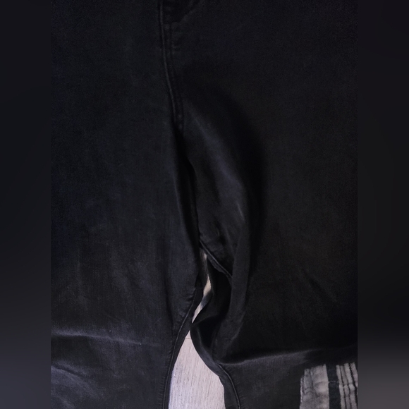 TORRID 3 Button Black Wide-Leg JEGGING⭐️ GREAT Shape ⭐️ Size 30 Tall - Picture 4 of 5